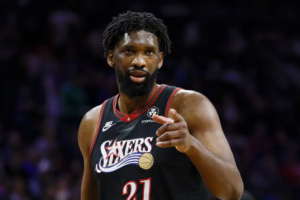 Filadelfia nadrabia straty, San Antonio zamyka serię