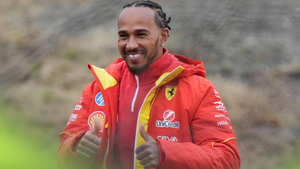 Lewis Hamilton odpowiada na plotki dotyczące Ferrari i wzywa zespół do skupienia się na pracy