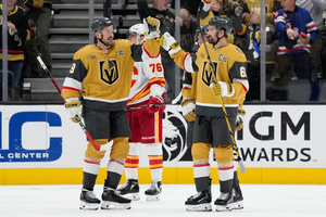 NHL: Hat-tricki Tkachaka, Marchenko, Baldiego i Stone’a, zwycięstwo Florydy i Vegas